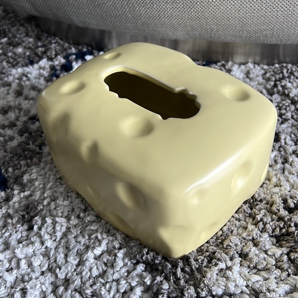 🧀Cheese shaped tissue box- porcelain - Picture 6 of 9